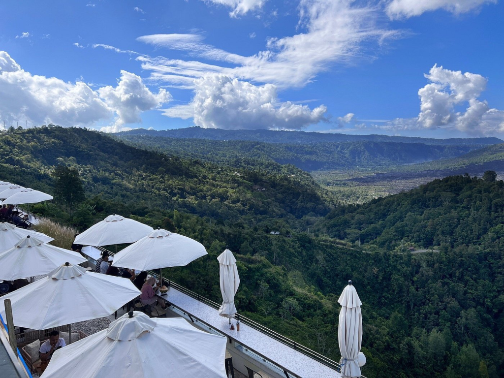 Grand Puncak Sari – Best Buffet Restaurant in Kintamani
